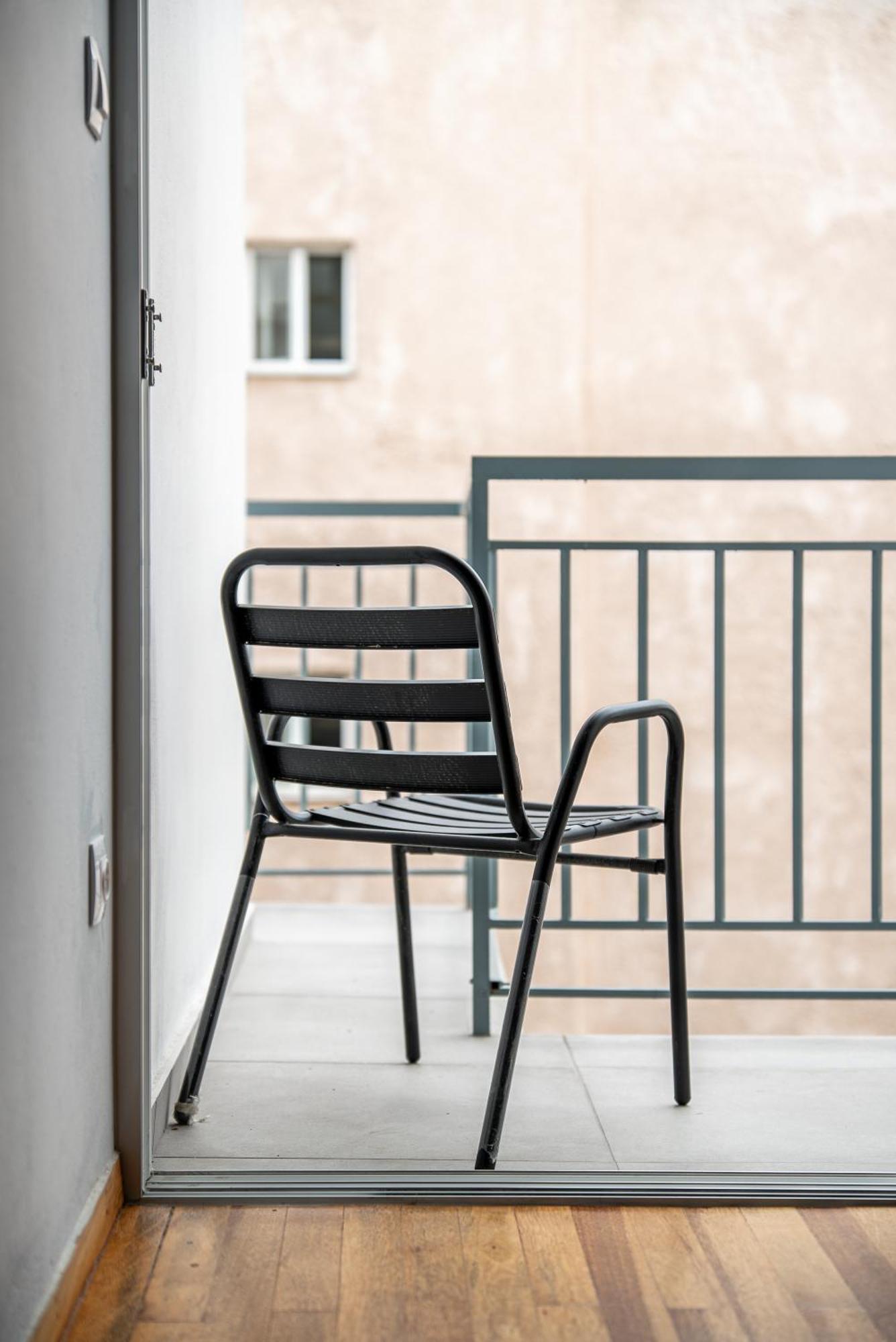 Big Practical Apartment